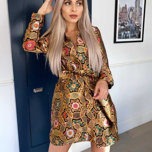 Pretty Little Thing Blazer Dress - Picture 4 of 11